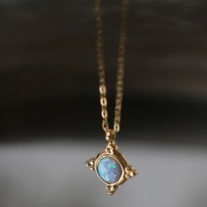 FABULOUS Blue Fire Opal Star; Stud Post Dainty Gold Link 16" Necklace. NEW